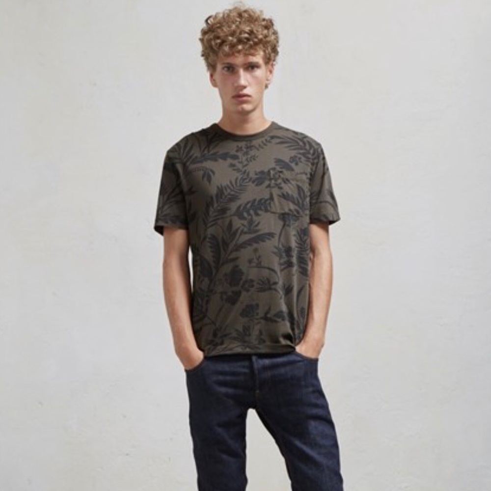 NWT MENS SOFT BLACK/OLIVE FLORAL TEE